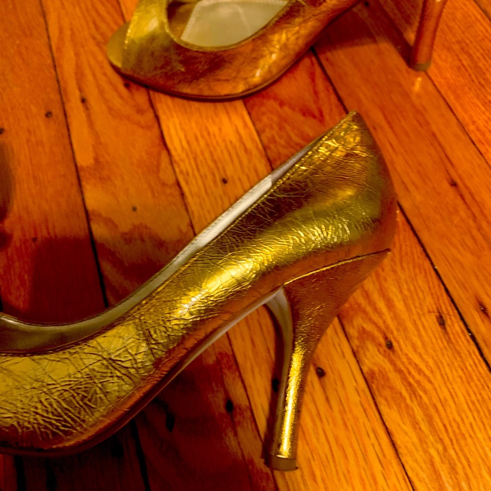 Enzo Angiolini Gold heels